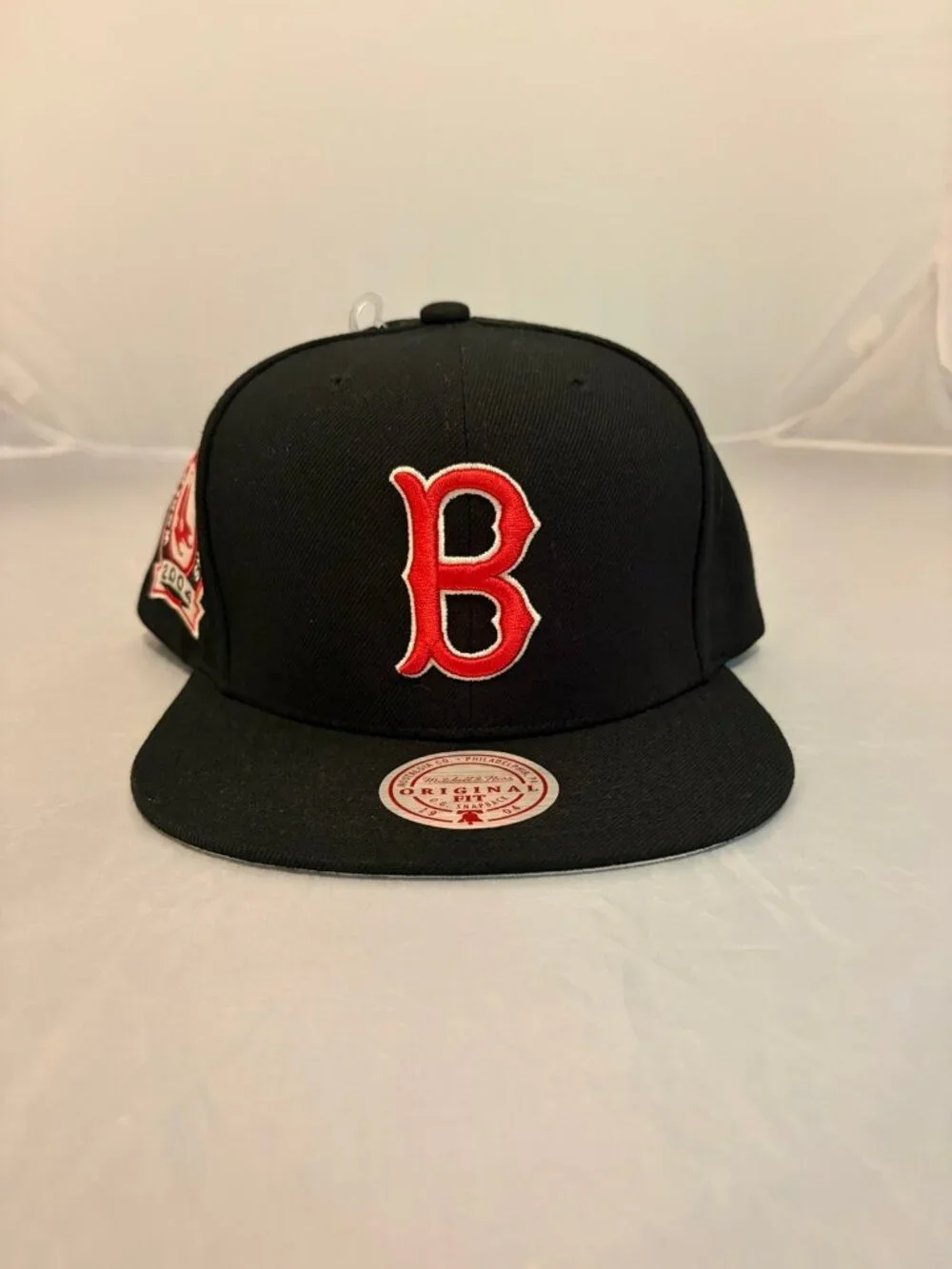 Boston Red Sox World Series Champions 2004 Mitchell & Ness Adjustable hat cap